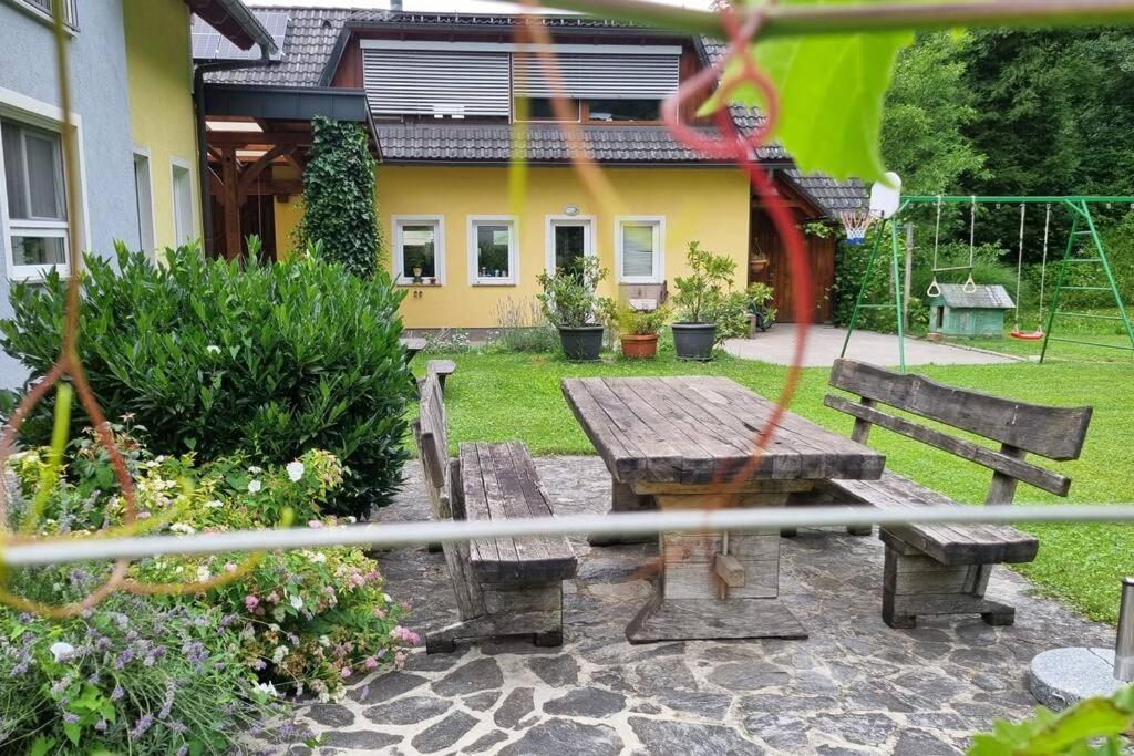 Country Retreat, Near Ljubljana City, Apartma Na Vasi, Blizu Mesta Ljubljana Lejlighed Medvode Eksteriør billede