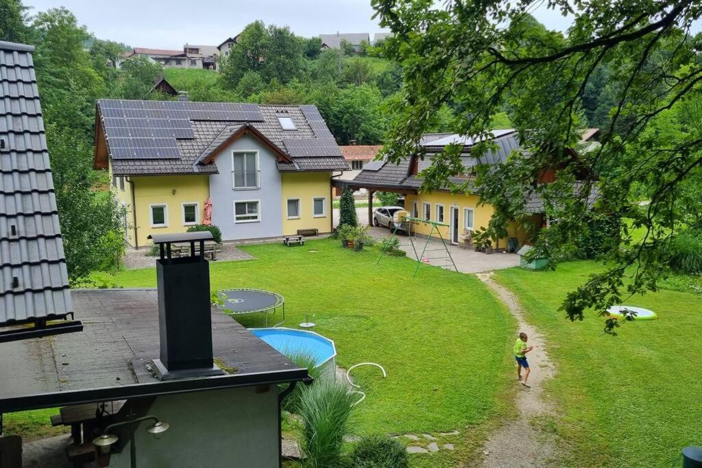 Country Retreat, Near Ljubljana City, Apartma Na Vasi, Blizu Mesta Ljubljana Lejlighed Medvode Eksteriør billede